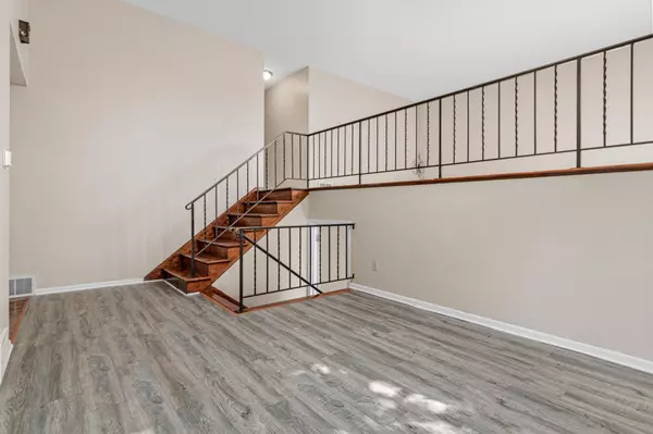 Maplewood, MN 55109,2340 Standridge AVE