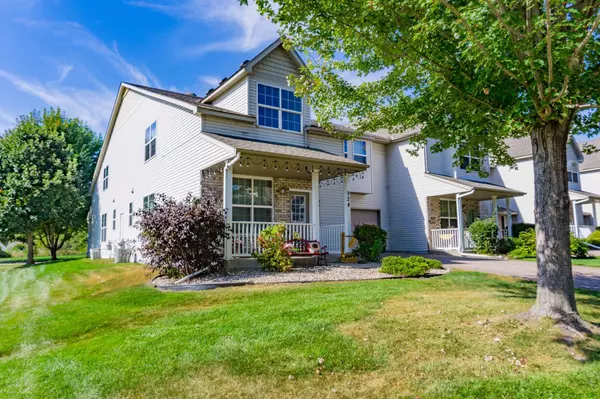 924 Cole ST, Chaska, MN 55318