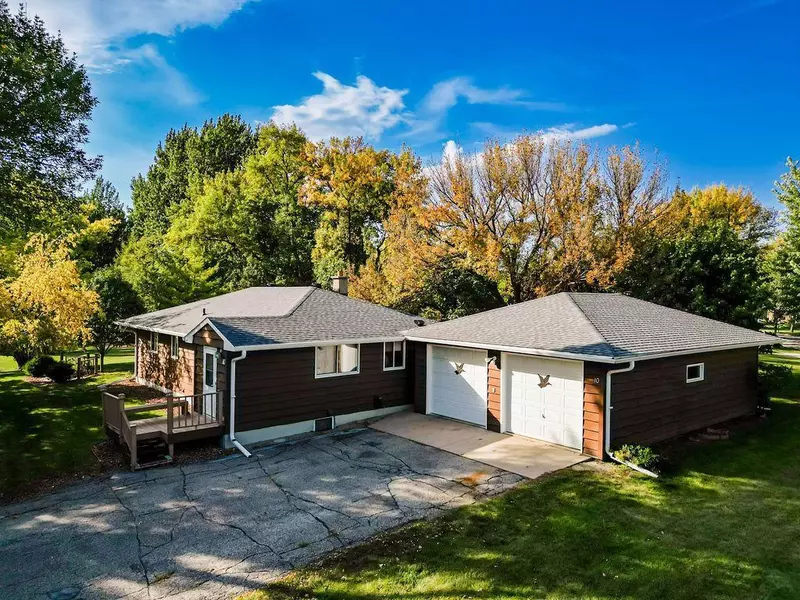 10 40th AVE S, Moorhead, MN 56560