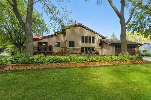 8100 Wynnwood RD, Golden Valley, MN 55427
