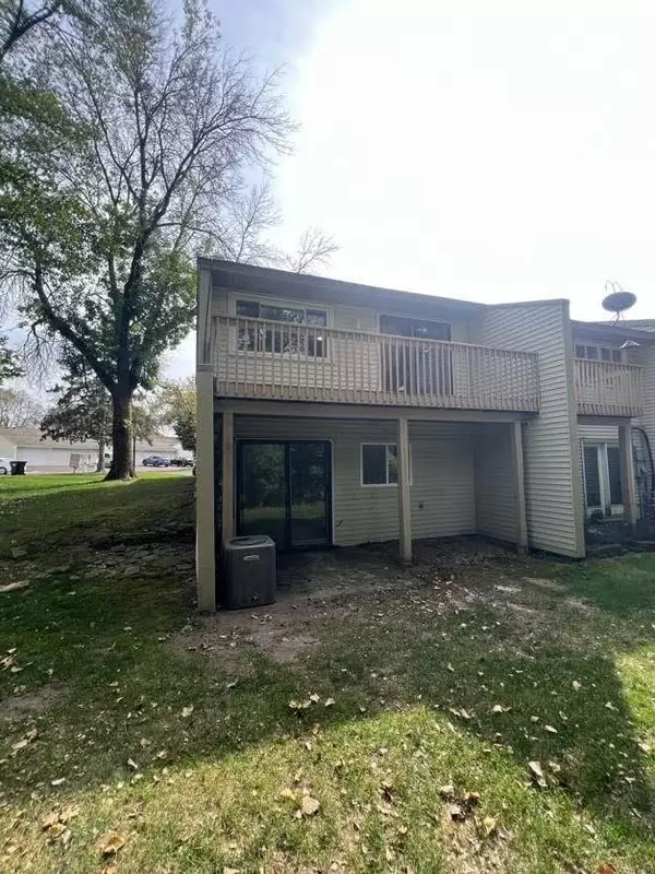 Coon Rapids, MN 55448,1557 121st AVE NW