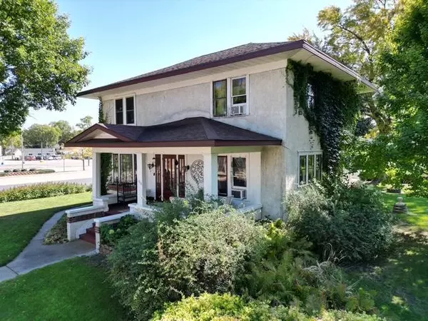 Redwood Falls, MN 56283,108 W 4th ST