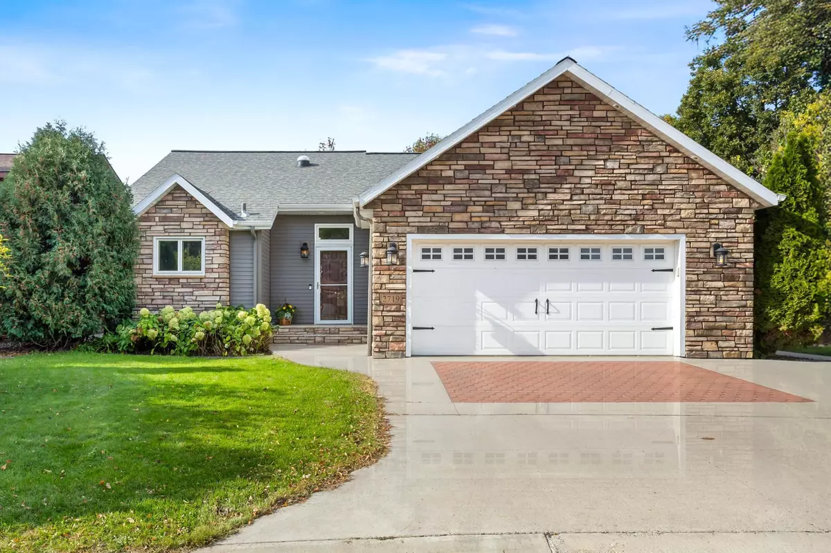 Fargo, ND 58103,2719 Cobblestone CT S