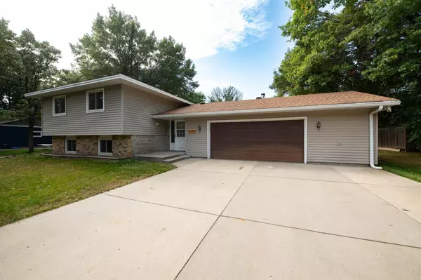 8460 Fairchild AVE, Mounds View, MN 55112