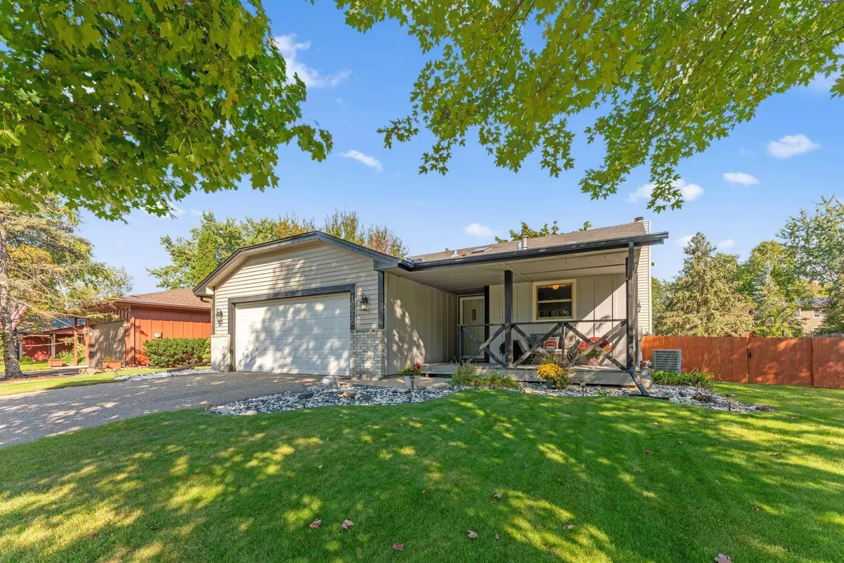 Eden Prairie, MN 55347,10520 Grant DR