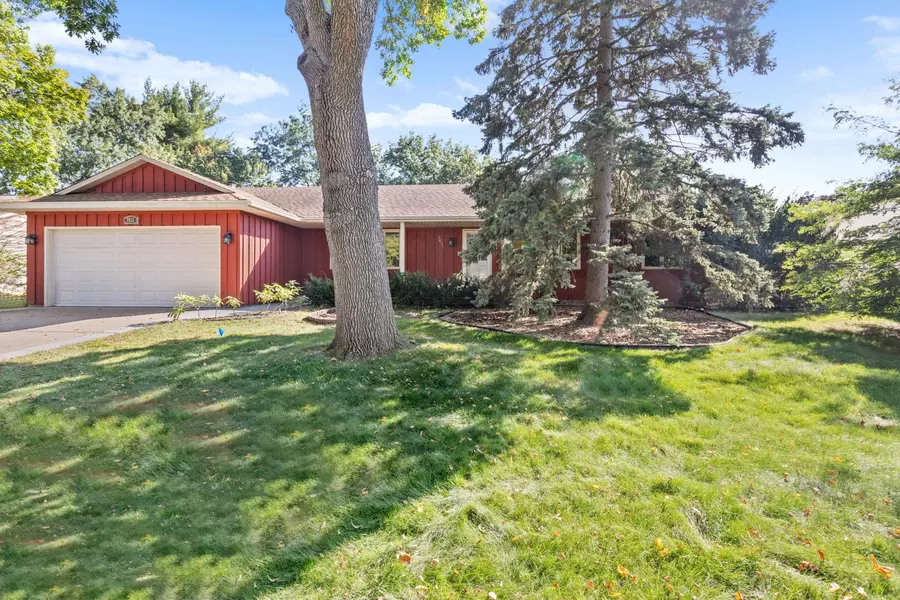 7433 W 105th ST, Bloomington, MN 55438