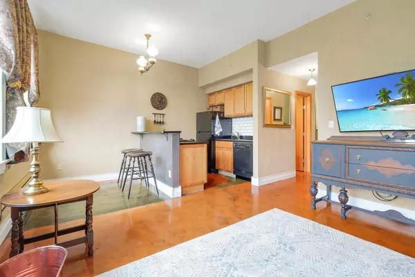 Saint Paul, MN 55102,488 Wabasha ST N #606