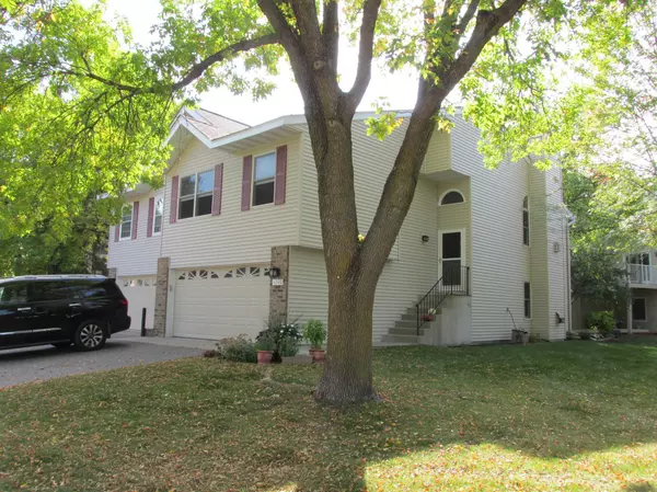 4249 Boulder Ridge PT, Eagan, MN 55122