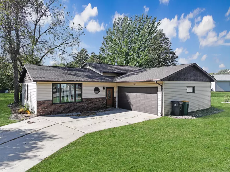 101 Parkview DR, Lake Benton, MN 56149