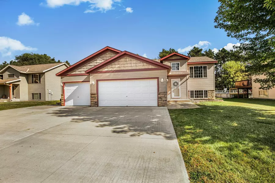 708 10th AVE NE, Rice, MN 56367