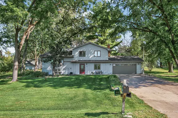 2365 Uplander DR NW, Andover, MN 55304
