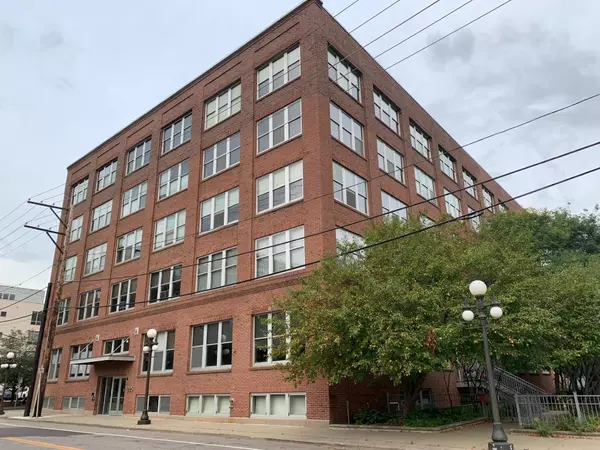 225 9th ST E #504, Saint Paul, MN 55101