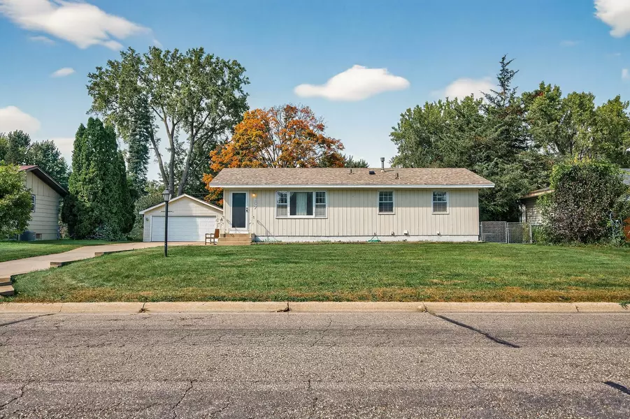 157 Oak Park DR NE, Blaine, MN 55434
