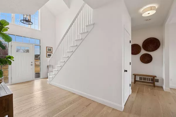 Dellwood, MN 55110,7 Bayhill RD