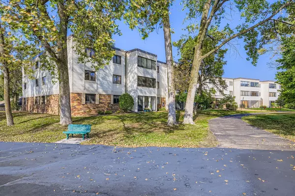Plymouth, MN 55442,4465 Trenton LN N #109