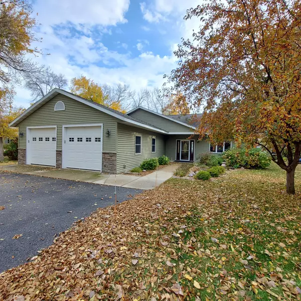 1211 15th AVE NW, Willmar, MN 56201
