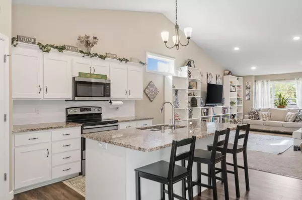 Maple Plain, MN 55359,5029 Oak ST