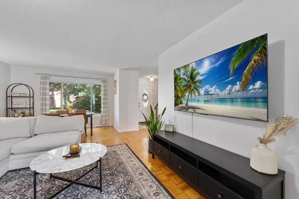 Saint Louis Park, MN 55416,2644 Zarthan AVE S #20