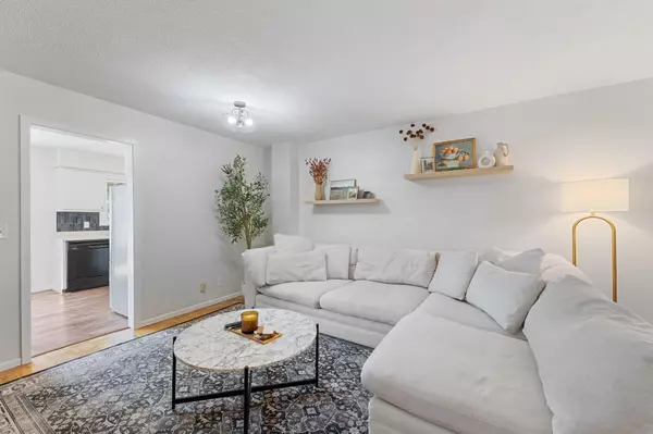 Saint Louis Park, MN 55416,2644 Zarthan AVE S #20