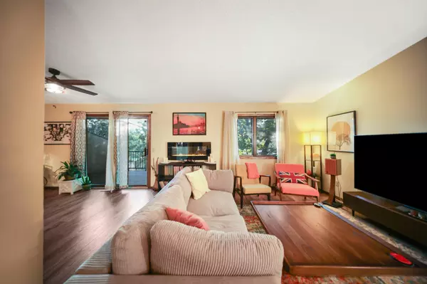 13036 Judicial RD, Burnsville, MN 55337