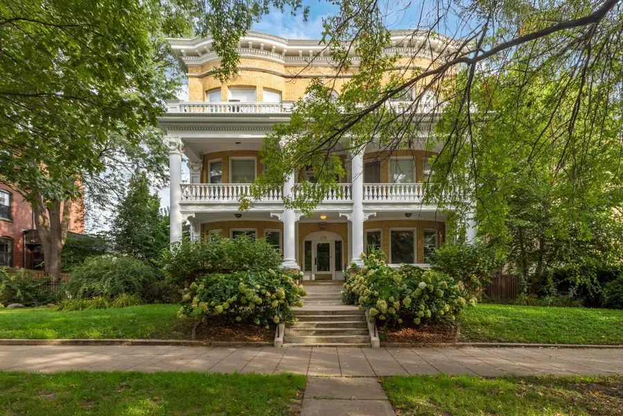 579 Summit AVE #105, Saint Paul, MN 55102