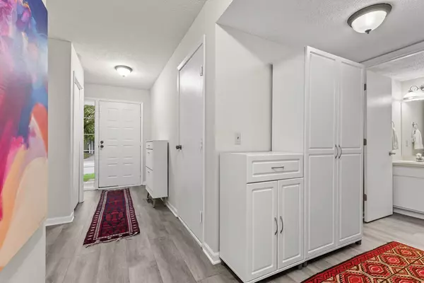 Hopkins, MN 55343,5228 Silver Maple CIR