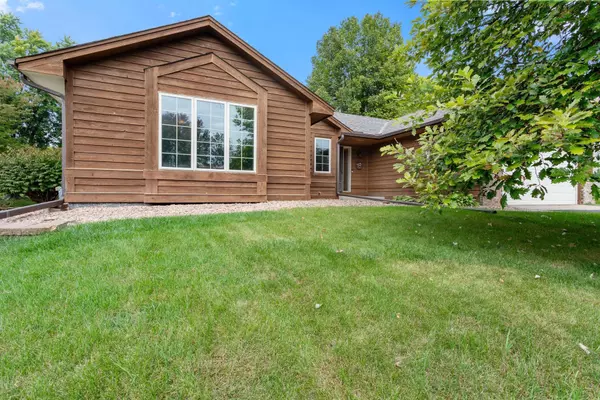 Eagan, MN 55123,977 Greensboro LN