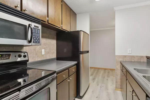 Roseville, MN 55113,2800 Hamline AVE N #302