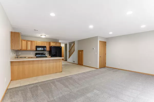 Oakdale, MN 55128,6372 13TH ST N