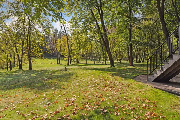 Plymouth, MN 55391,100 Black Oaks LN N