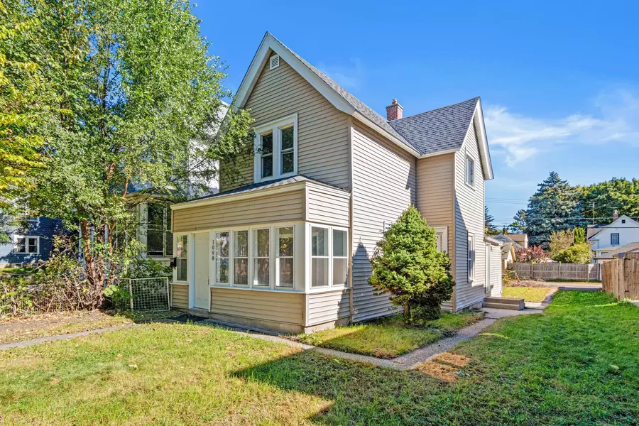 1098 Woodbridge ST, Saint Paul, MN 55117
