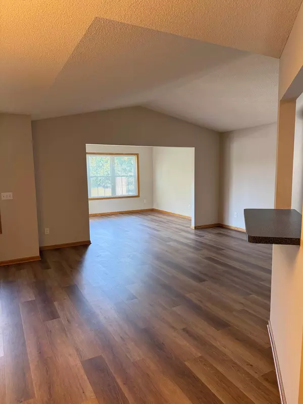 Shakopee, MN 55379,2007 10th AVE W