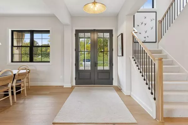 Chanhassen, MN 55317,9511 Eagle Ridge RD