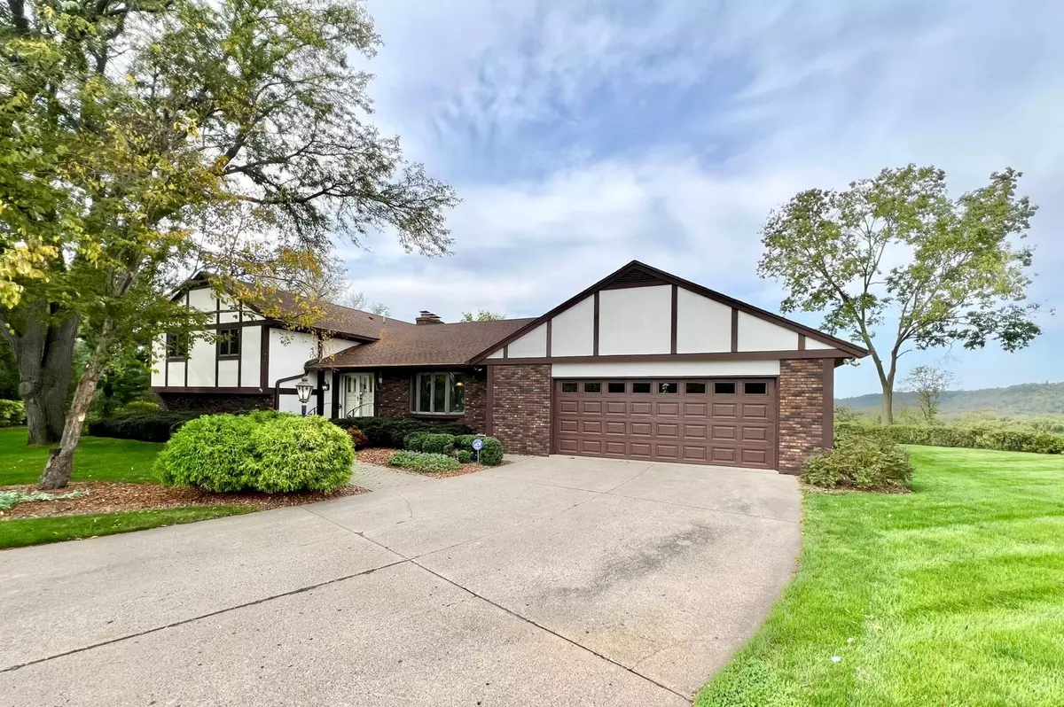 Red Wing, MN 55066,4336 Lookout LN