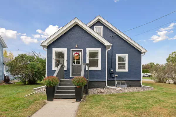 217 Grove AVE N, Silver Lake, MN 55381