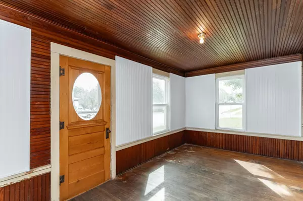 West Concord, MN 55985,416 State ST