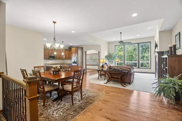 Waconia, MN 55387,717 Somerwood WAY