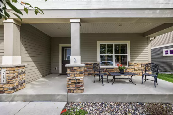 Waconia, MN 55387,717 Somerwood WAY
