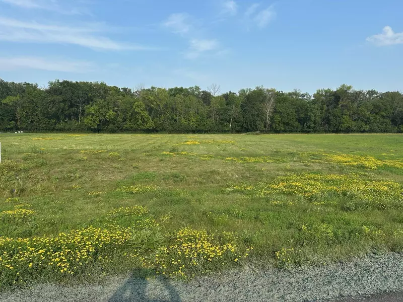 6836 2nd ST NW, Moorhead, MN 56560