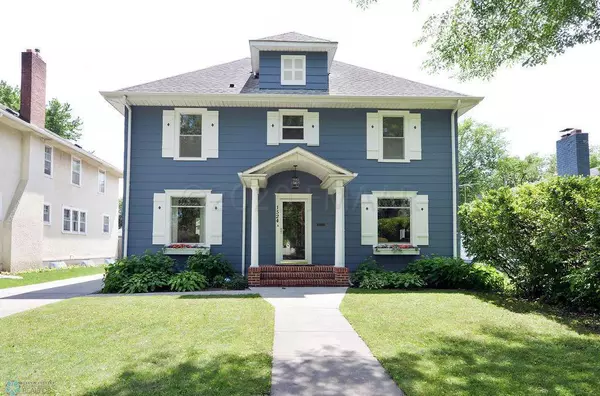 1524 5th AVE S, Fargo, ND 58103