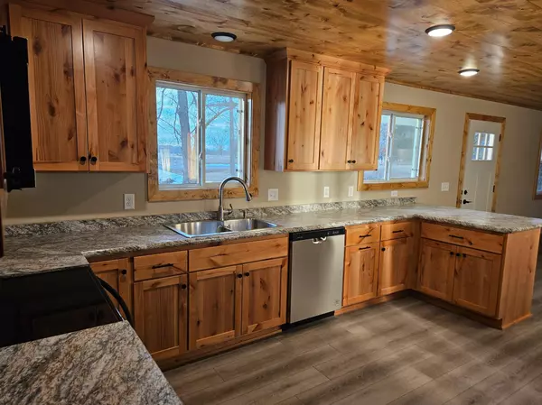 Brainerd, MN 56401,9806 County Road 144