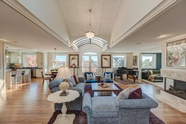 Saint Paul, MN 55102,421 Summit AVE #3