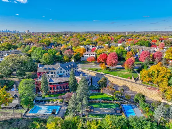 Saint Paul, MN 55102,421 Summit AVE #3