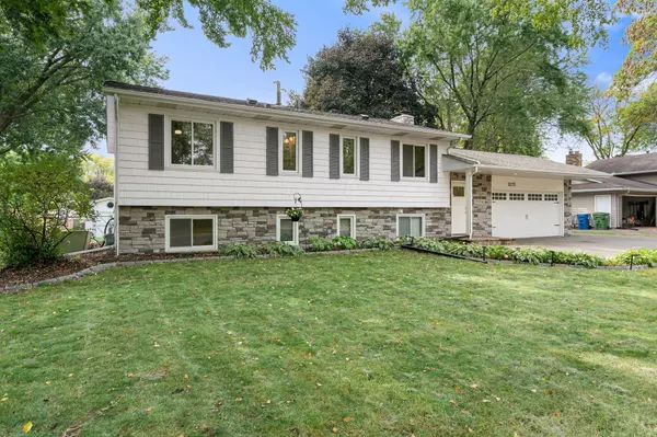 9741 102nd PL N, Maple Grove, MN 55369