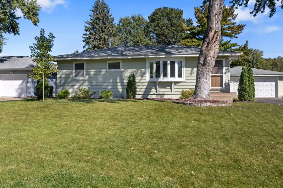 2081 Copper LN, Eagan, MN 55122