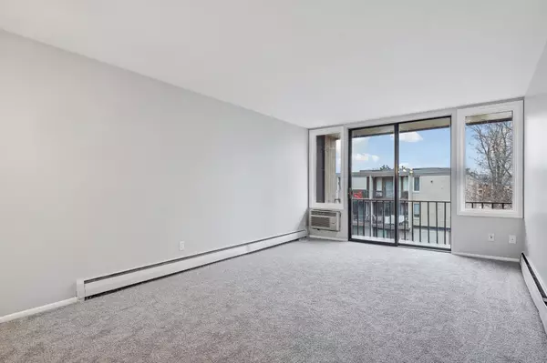 Minneapolis, MN 55407,4029 14 AVE S #14G