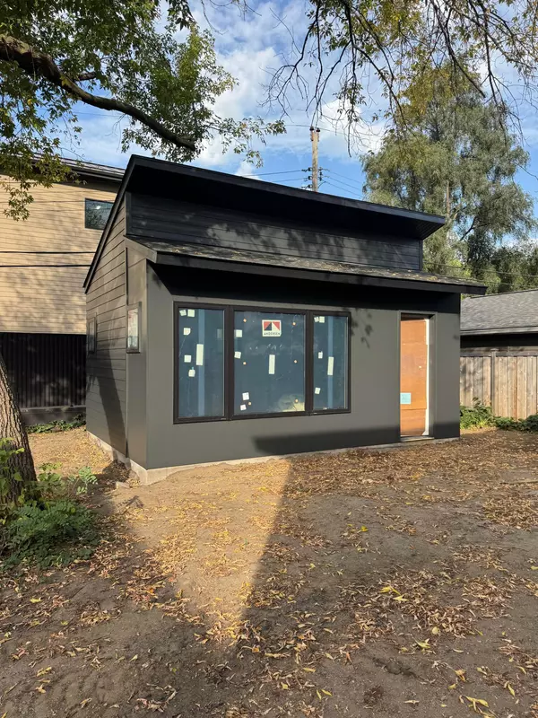 Edina, MN 55424,6132 Oaklawn AVE