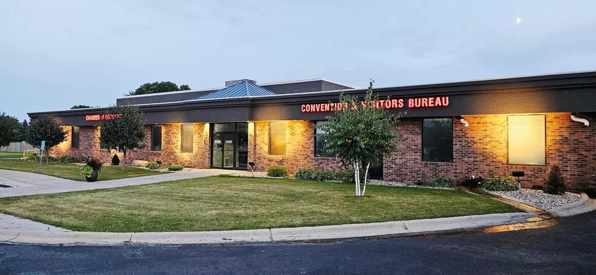 Willmar, MN 56201,2104 12 HWY E