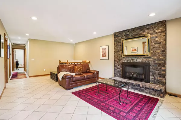 Burnsville, MN 55337,13812 High DR