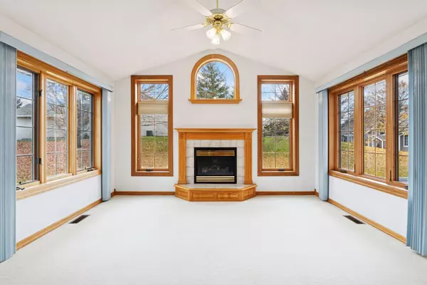 Brooklyn Park, MN 55443,6109 Creekview LN N